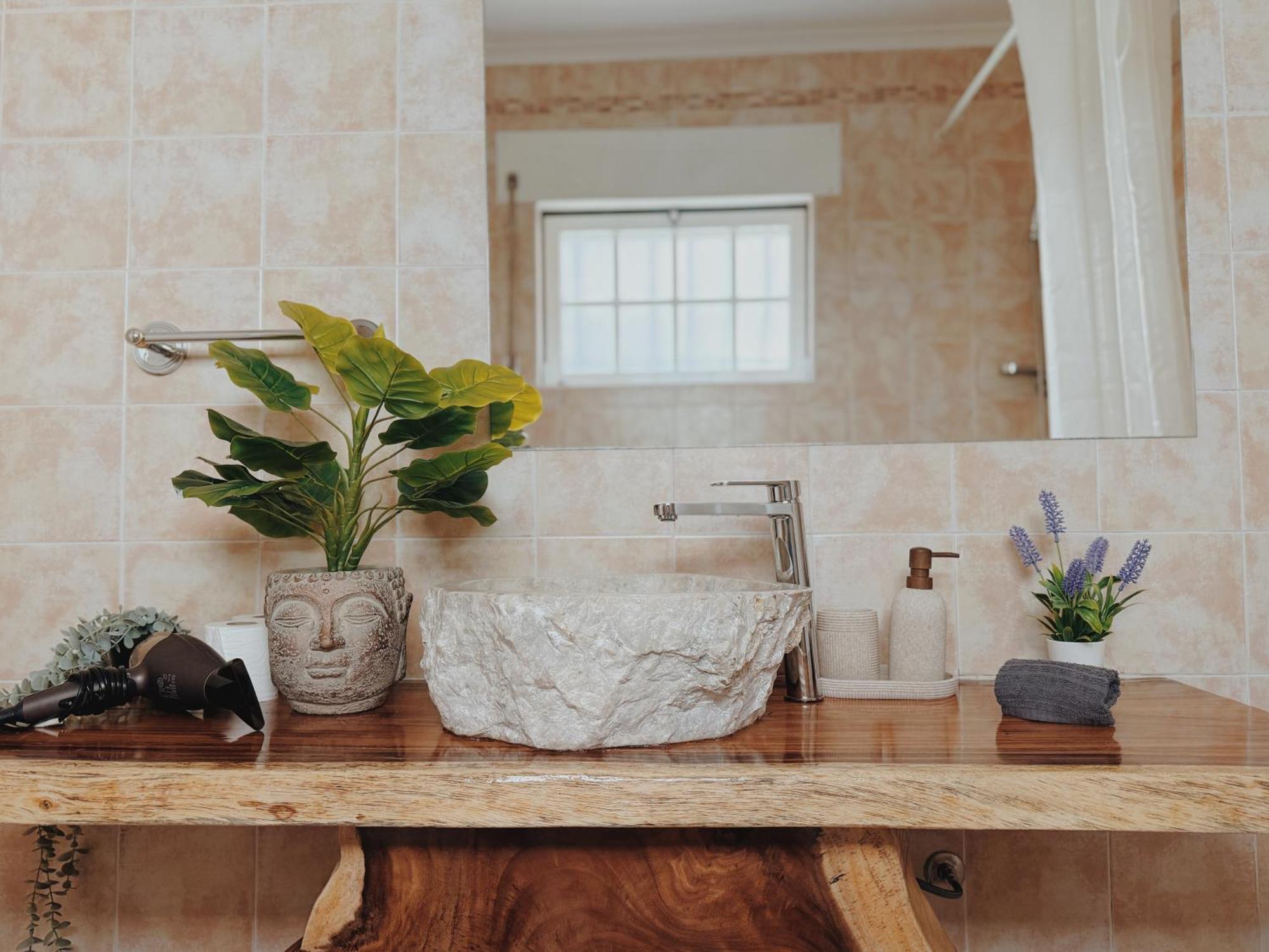 שארנקה Coastal Garden Paradise Retreat- 6 Min From The Beach מראה חיצוני תמונה
